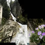 Waterfall 15 아파트